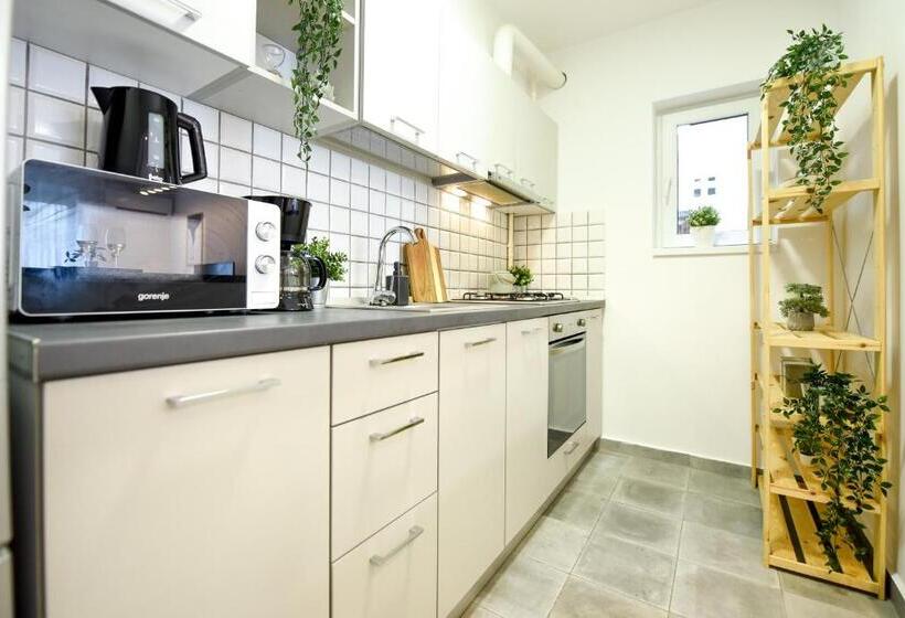 Thunderstorm   Spacious 2br Apt At Piata Romana