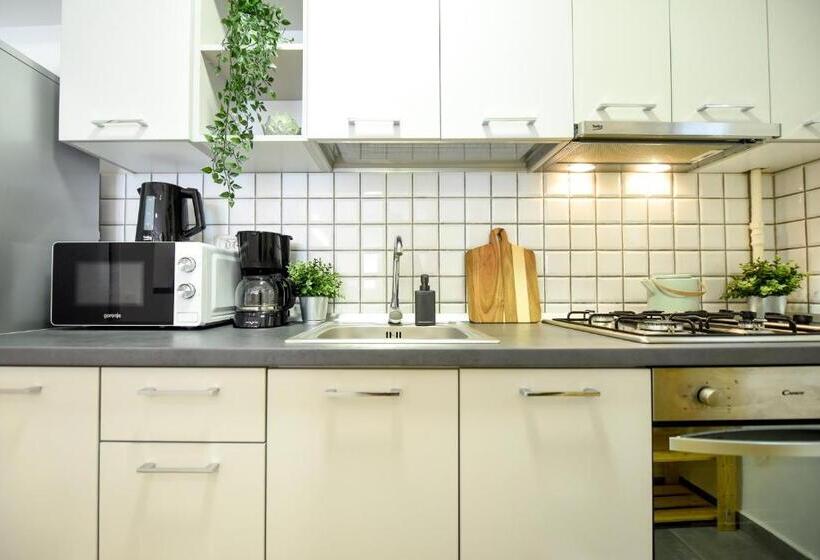 Thunderstorm   Spacious 2br Apt At Piata Romana