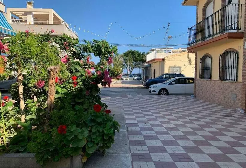 En La 2a Línea En Torre Del Mar