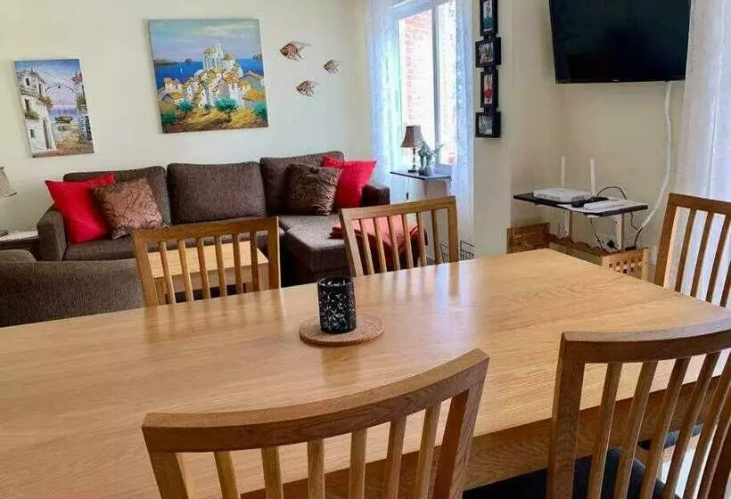 En La 2a Línea En Torre Del Mar