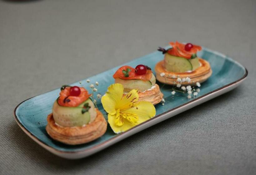 Regal Hotel By Grand