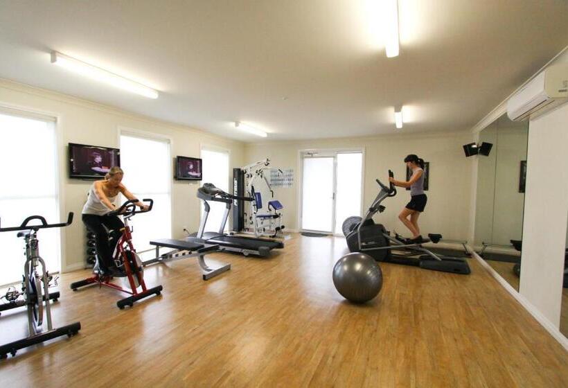 فندق Century Inn