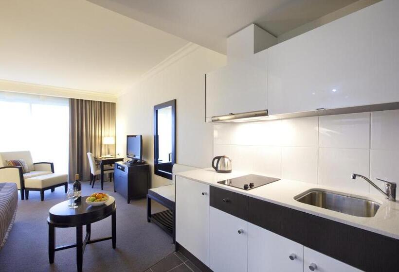 فندق Century Inn