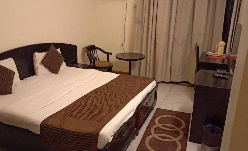בית מלון כפרי City Centre Inn New Delhi