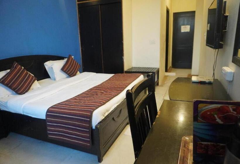 בית מלון כפרי City Centre Inn New Delhi