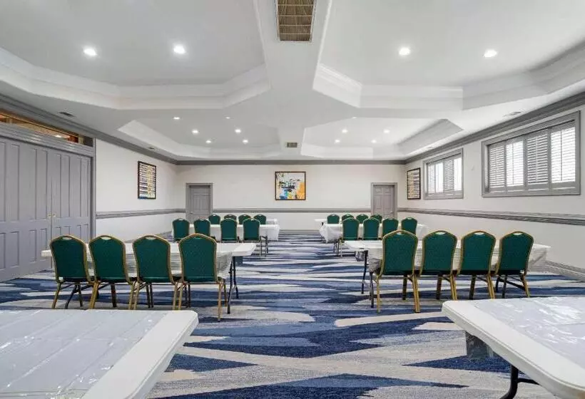 هتل Comfort Inn Pensacola Near Nas Corry Station