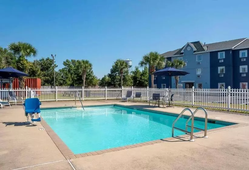 هتل Comfort Inn Pensacola Near Nas Corry Station