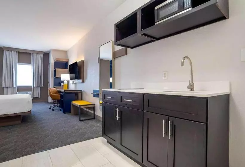 هتل Comfort Inn Pensacola Near Nas Corry Station