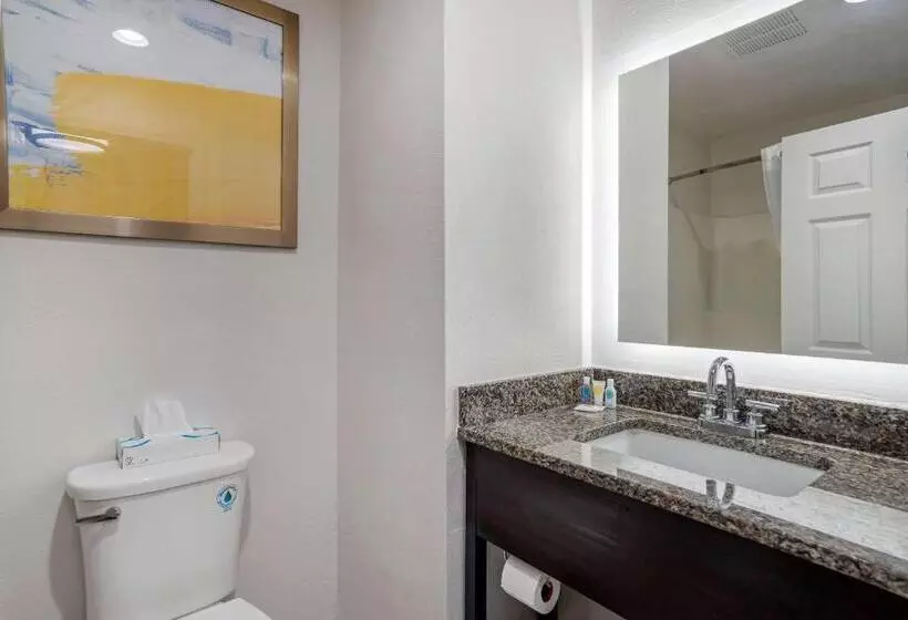 هتل Comfort Inn Pensacola Near Nas Corry Station