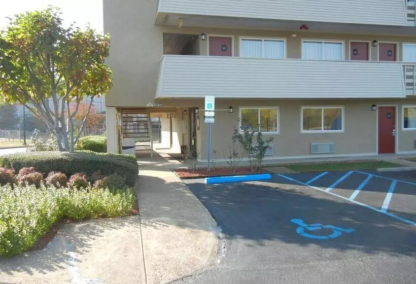 هتل Fair View Inn & Suites