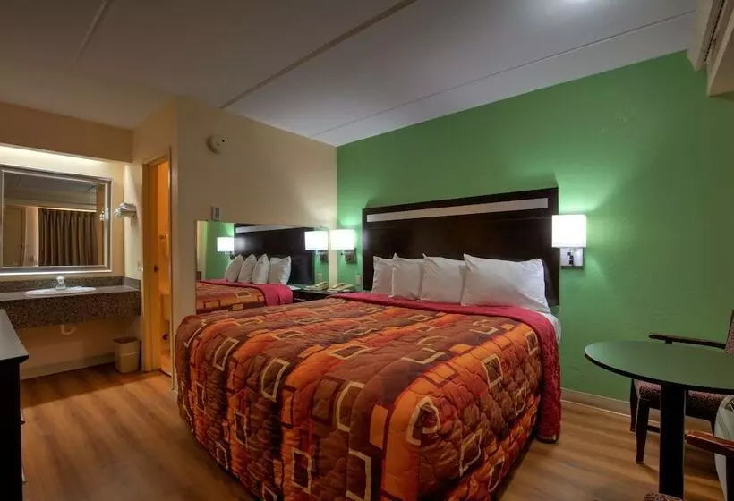 هتل Fair View Inn & Suites