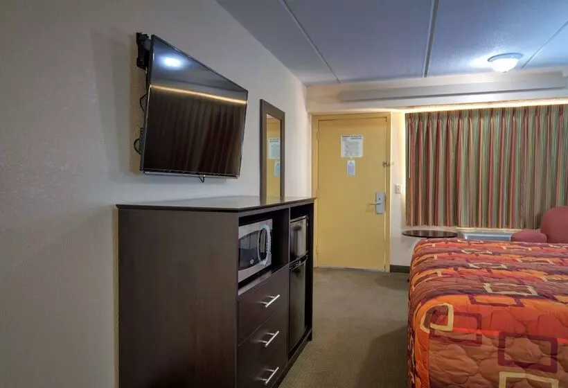 هتل Fair View Inn & Suites