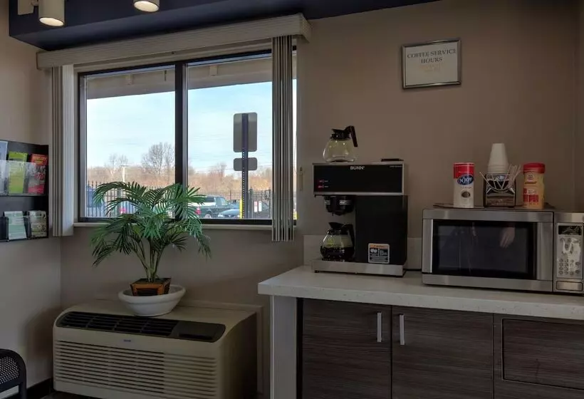 هتل Fair View Inn & Suites