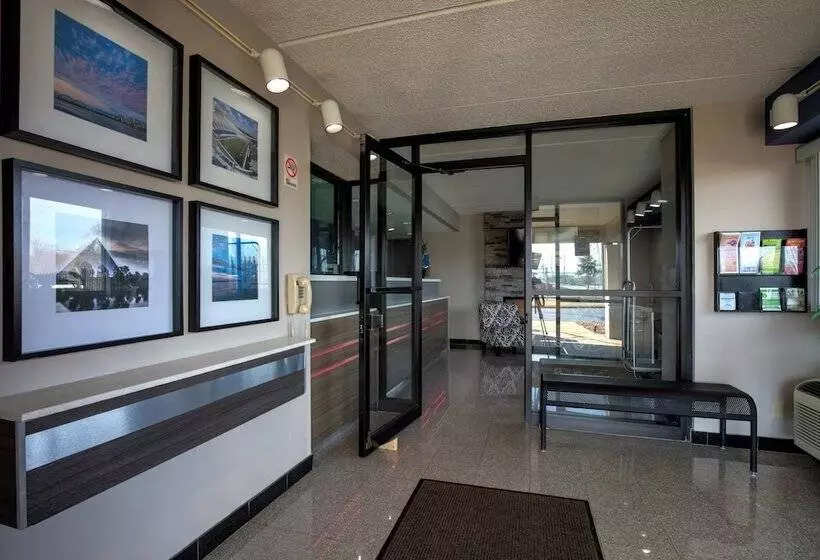 هتل Fair View Inn & Suites