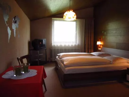 هتل Haus Galaverda