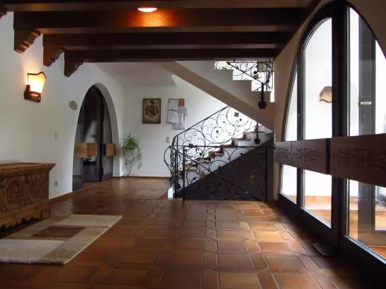 هتل Haus Galaverda