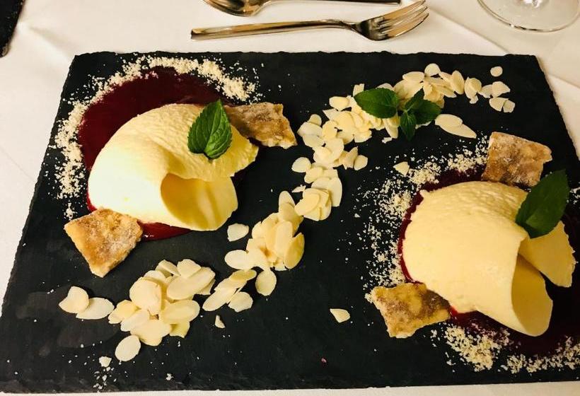 בית מלון כפרי Lukas Restaurant  Lounge Bar