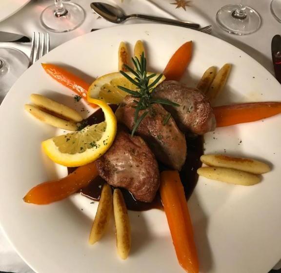 בית מלון כפרי Lukas Restaurant  Lounge Bar