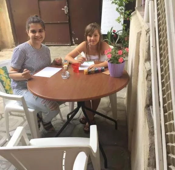 هتل Meidani Guest House