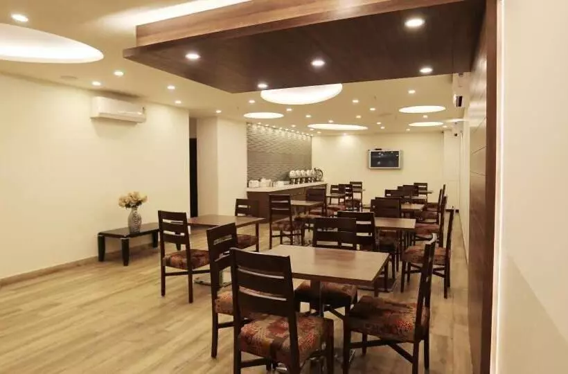 هتل Pals Inn