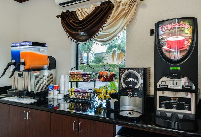 ホテル Scottish Inn And Suites Highway Six South