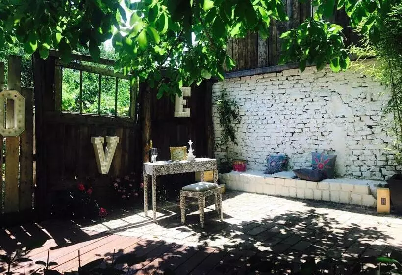 בית מלון כפרי Vanilla