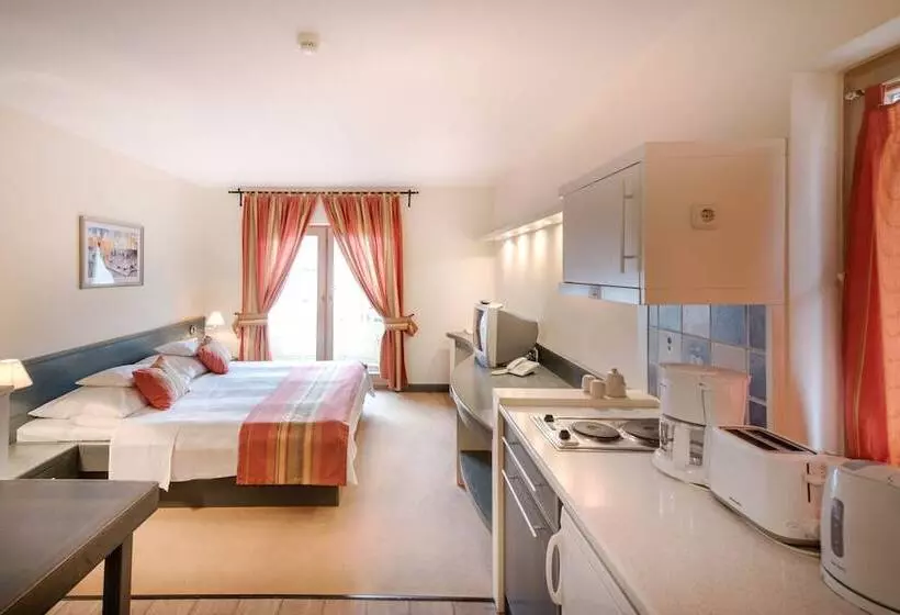 Kalma, Kalma Villa, Apart