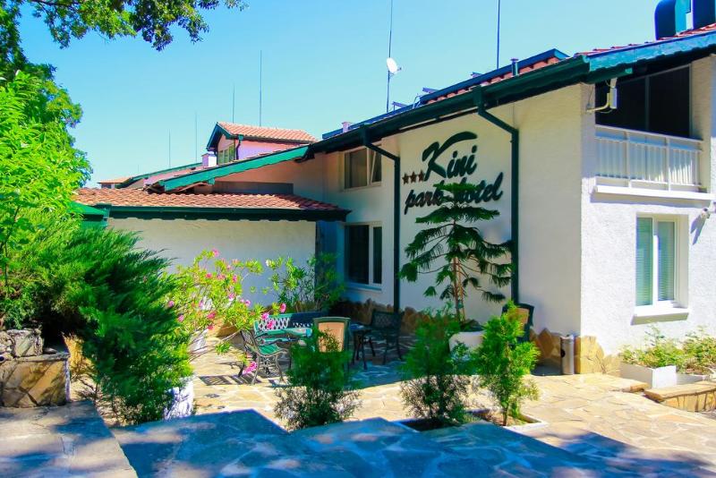 Kini Park Hotel All Inclusive & Free Parking