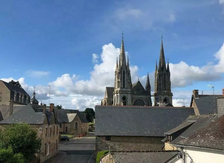 Aamiaismajoitus (B&B) Les Hirondelles De La Villa Des Roses