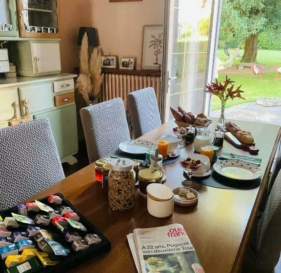 Aamiaismajoitus (B&B) Les Hirondelles De La Villa Des Roses