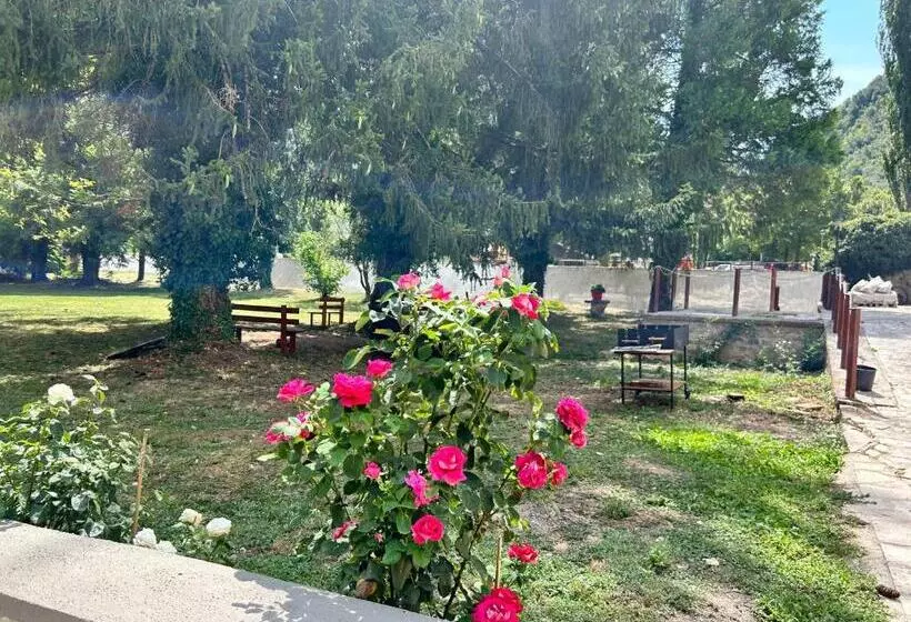 Residence Il Giardino Sul Fiume Nera