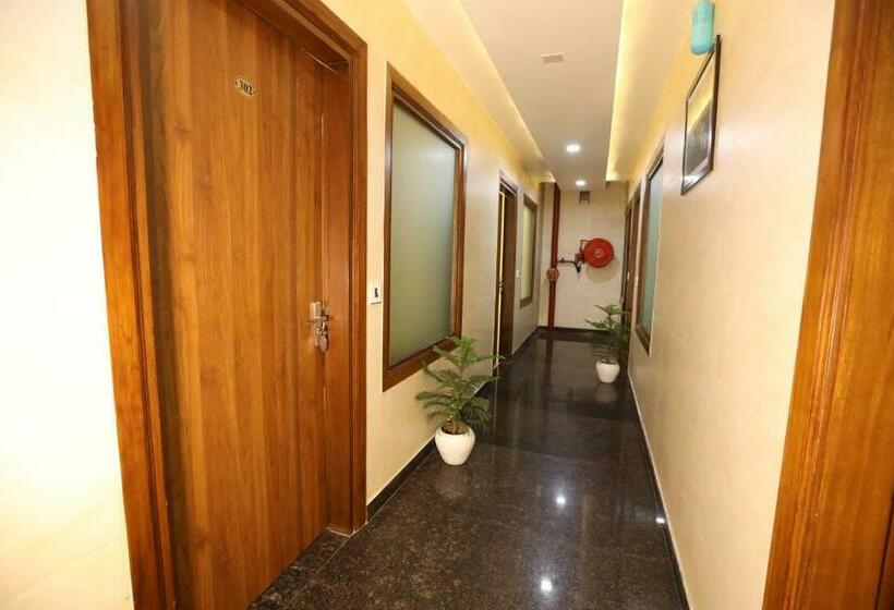 호텔 Lavit Couple Friendly Near Faridabad Metro Station