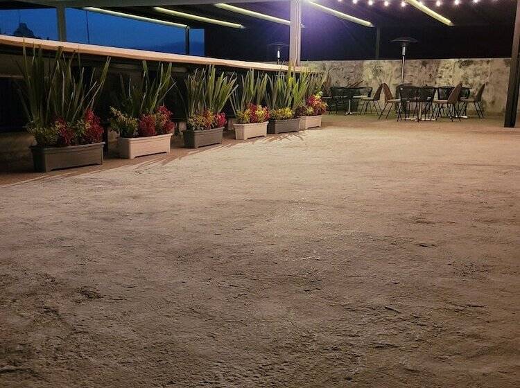 هتل Milo Collection