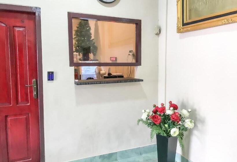 Отель Reddoorz @ Jalan Gelanggang Remaja Waena Jayapura