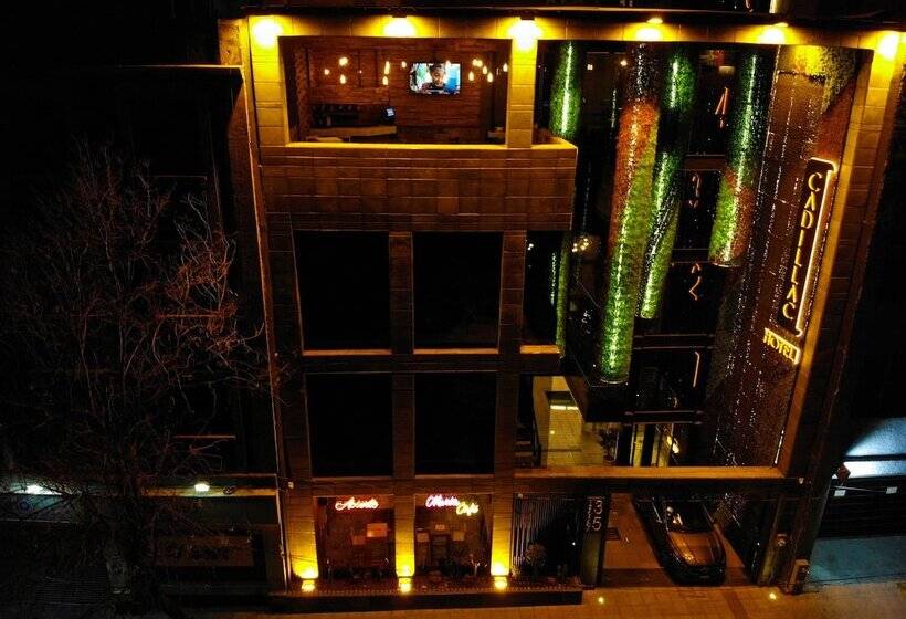 Капсульный Oтель Cadillac Cocoon Beds