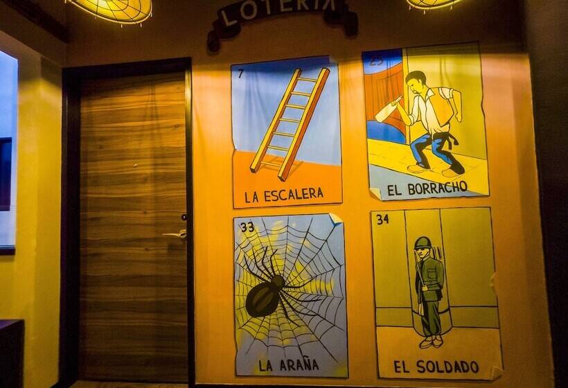 Капсульный Oтель Cadillac Cocoon Beds