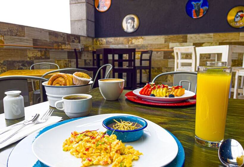 Капсульный Oтель Cadillac Cocoon Beds