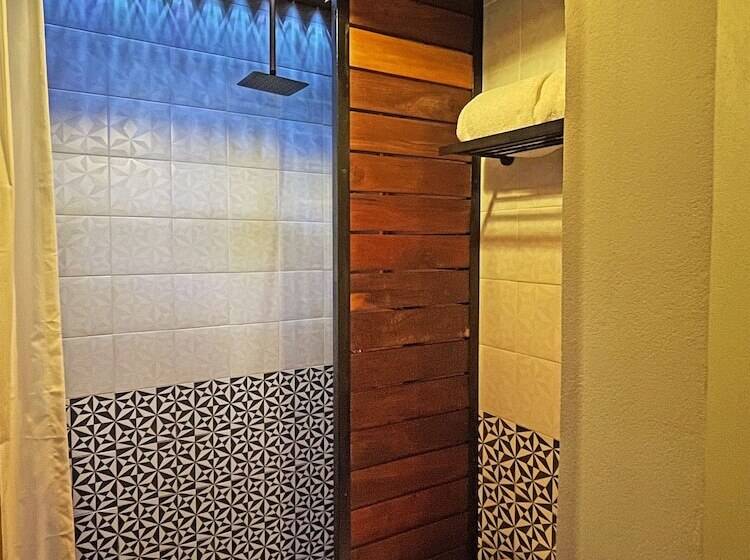 Капсульный Oтель Cadillac Cocoon Beds