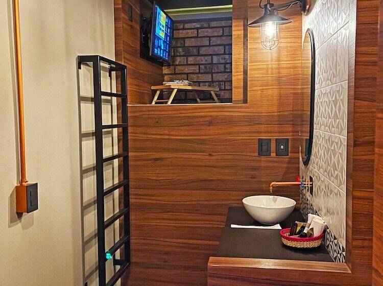 Капсульный Oтель Cadillac Cocoon Beds