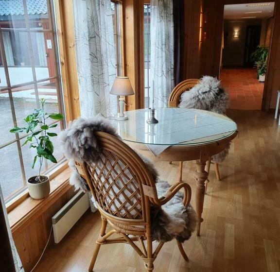 Hotel Heia Gjestegård