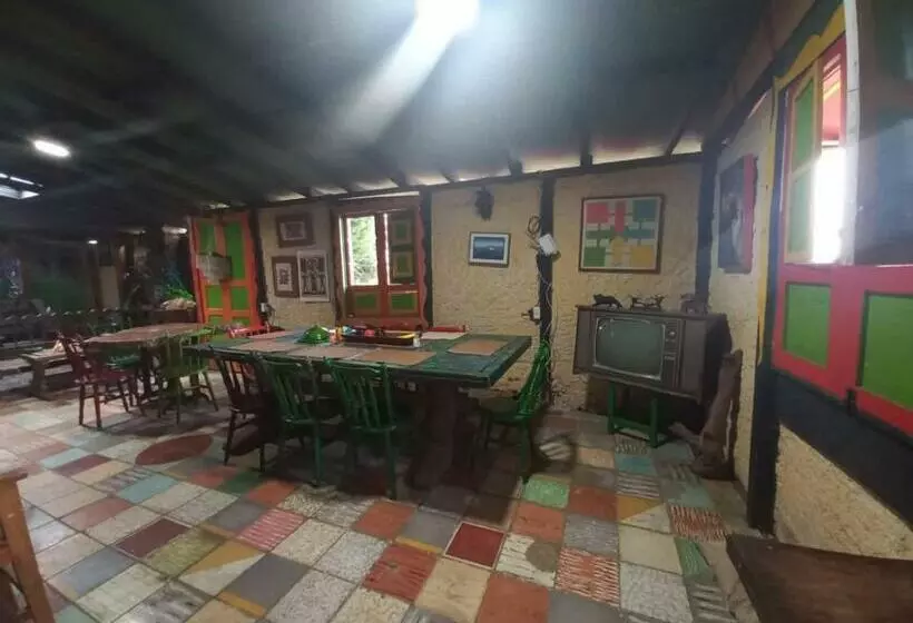 Hotelli Hostal Camino Viejo