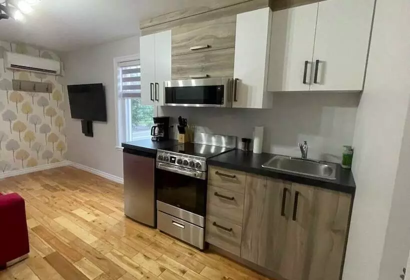 Hotelli Hôtel Les Quatre Bonheurs