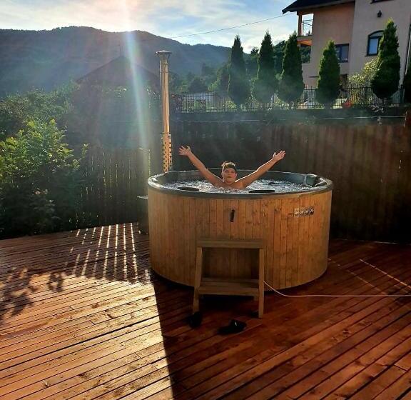 پانسیون Casa Ostrov