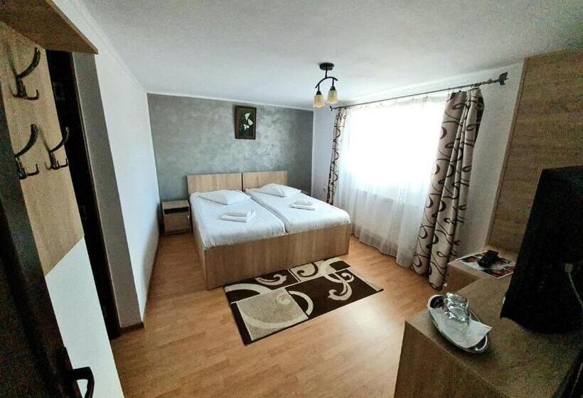 پانسیون Casa Ostrov