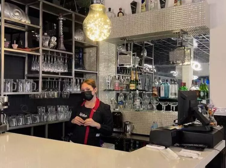 Basha Hotel & Restaurant