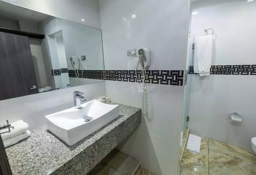 Basha Hotel & Restaurant