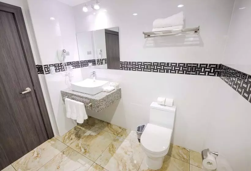 Basha Hotel & Restaurant