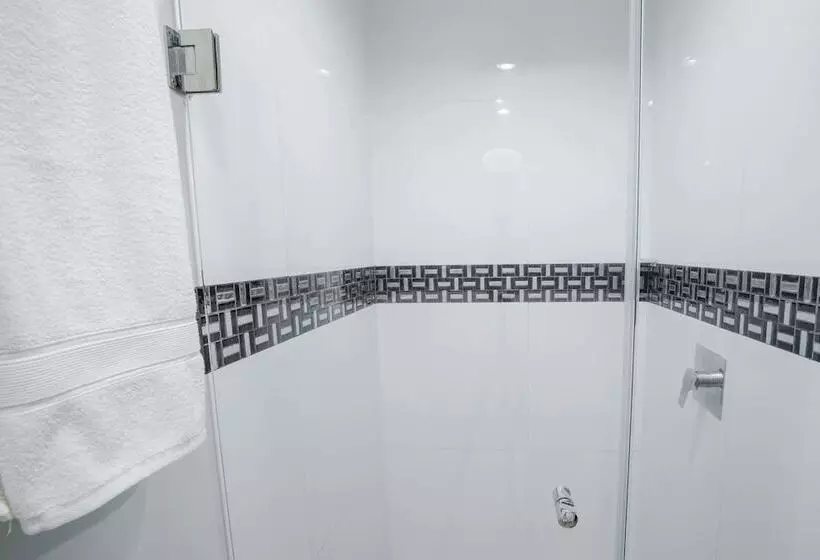 Basha Hotel & Restaurant