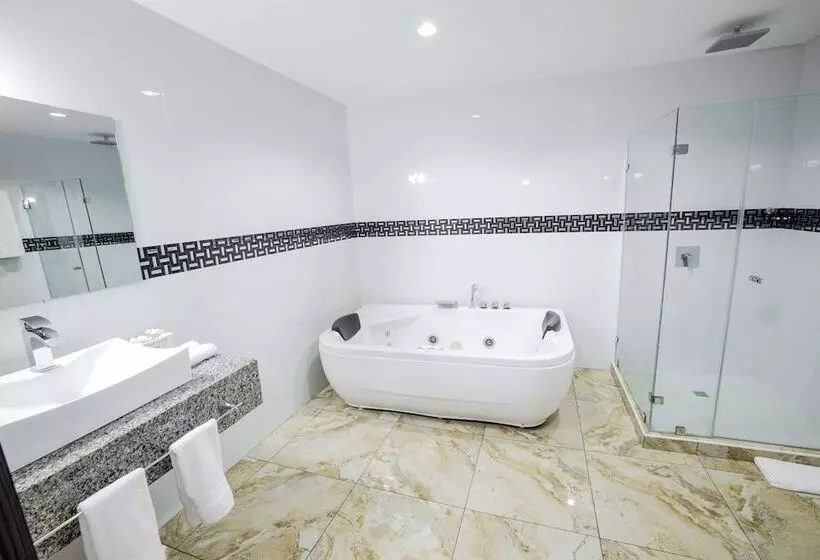 Basha Hotel & Restaurant