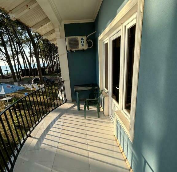 تختخواب و صبحانه Evrika Hotel Shekvetili